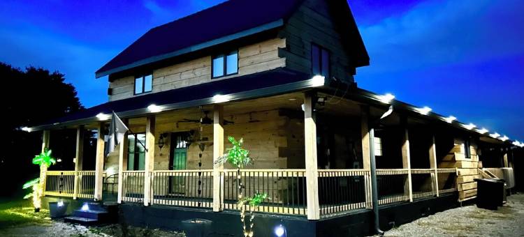 Spacious Unique Private 3- Unit Fully Equipped Getaway Sleeps 17图片