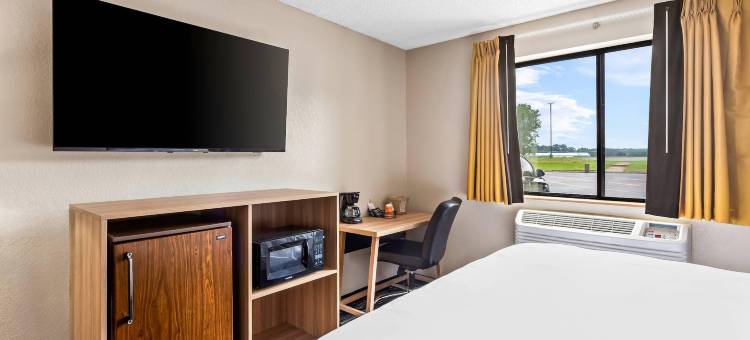 豪-斯特吉斯品质酒店及套房(Quality Inn & Suites Howe - Sturgis)图片