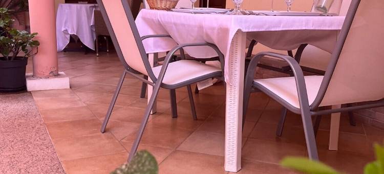 迷人的普拉度假屋，带私人入口和美丽露台(Charming Pula Holiday Home with Private Entrance and Beautiful Terrace)图片