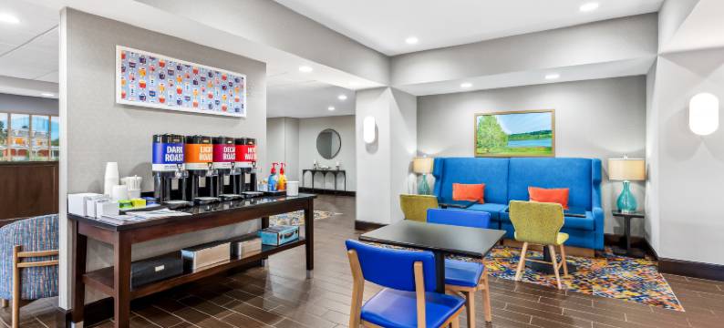 希尔顿欢朋酒店-迪卡尔布/近大学(Hampton Inn-DeKalb (Near the University))图片