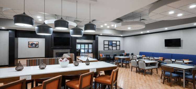 埃文斯维尔机场欢朋酒店(Hampton Inn Evansville/Airport)图片