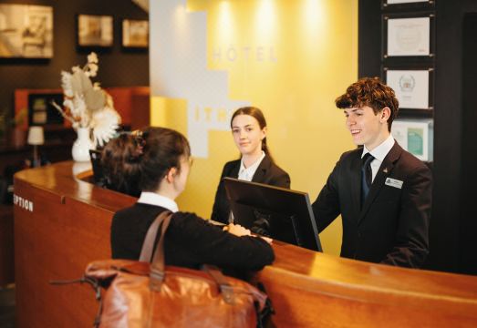 Hôtel de l'IthqHotel Overview