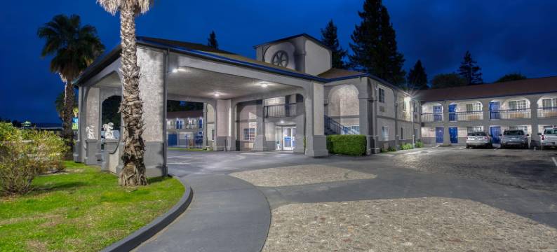 尤凯亚旅游宾馆(SureStay Hotel by Best Western Ukiah)图片