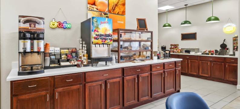 普莱恩维尔-福克斯波罗舒适套房酒店(Comfort Inn & Suites Plainville-Foxboro)图片