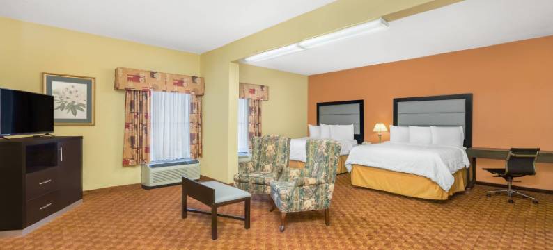 费耶特维尔呗盟套房酒店(Baymont by Wyndham Fayetteville)图片