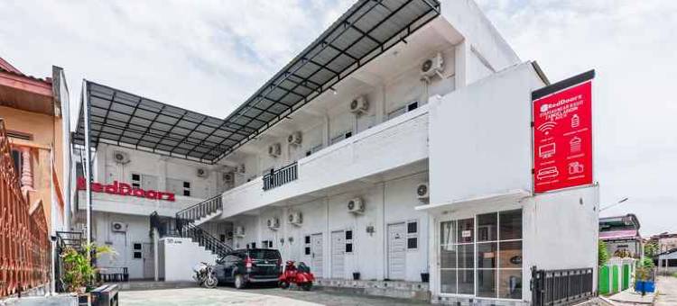 扎伊诺尔阿比丁班达亚齐红多兹伊斯兰酒店-近RSUD(RedDoorz Syariah Near Rsud Zainoel Abidin Banda Aceh)图片