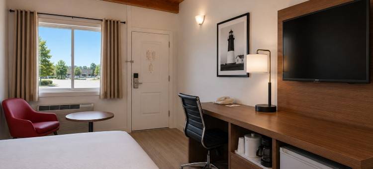 加纳诺克省旅馆华美达酒店(Ramada Provincial Inn 1000 Islands/Gananoque)图片
