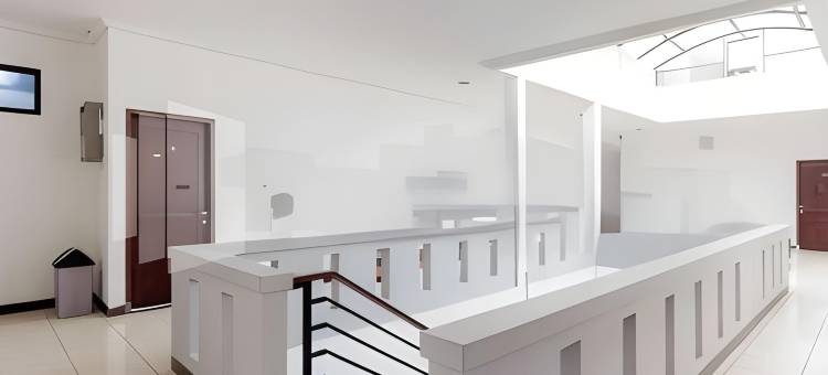 卡拉瓦奇塔曼佩尔马塔蒂加米特拉RedDoorz(Karawaci Taman Permata Tiga RedPartner)图片