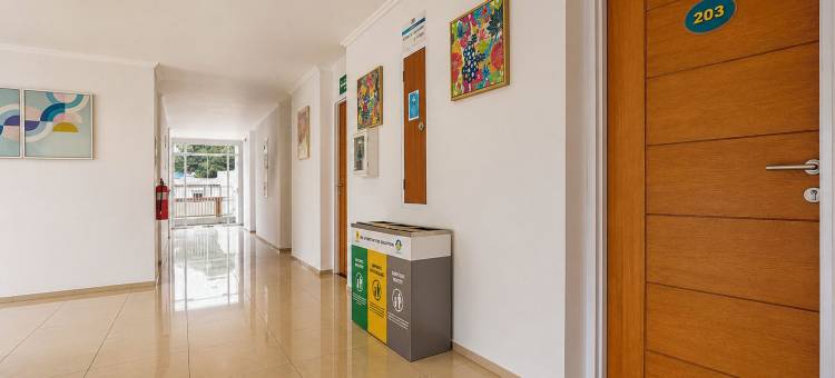 达玛库龙橡树镇屋酒店(Townhouse Oak Hotel Damar Kurung)图片