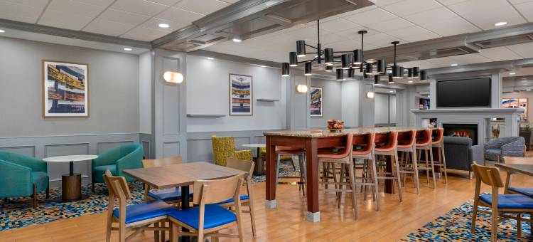 底特律绍斯盖特欢朋酒店(Hampton Inn Detroit/Southgate)图片