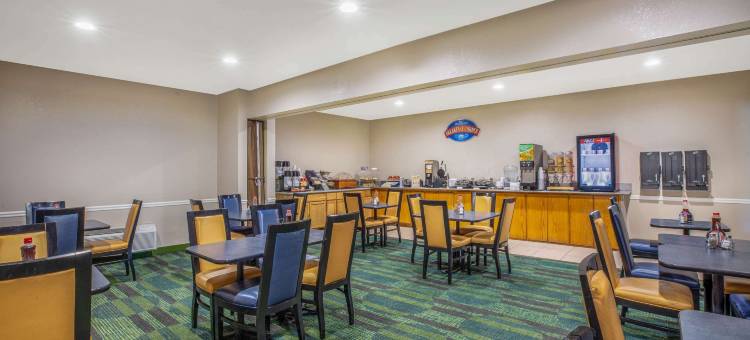 特哈查比温德姆呗盟酒店(Baymont by Wyndham Tehachapi)图片