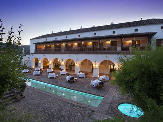 帕拉多瓜达卢佩酒店