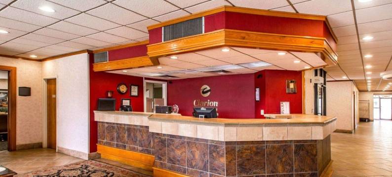 多森南凯隆套房酒店(Clarion Inn & Suites Dothan South)图片