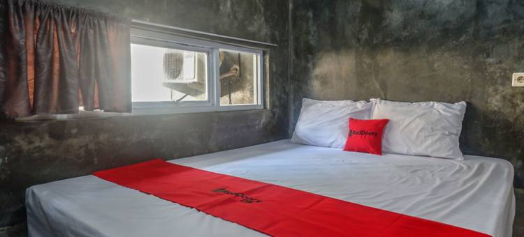 红多兹酒店-近斯拉根珍宝购物中心(RedDoorz Near Jumbo Mall Sragen)图片