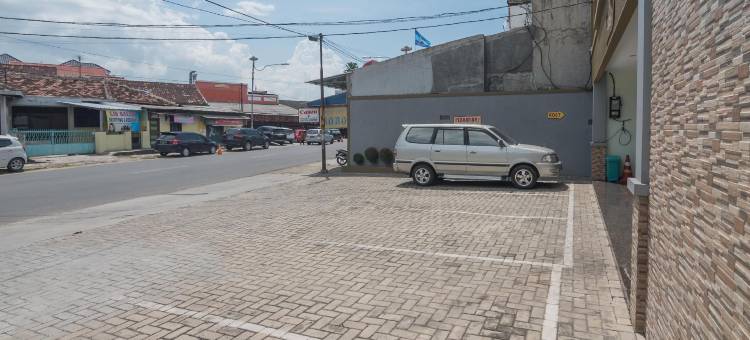 RedDoorz at Hotel Griya Gatsu Lampung图片