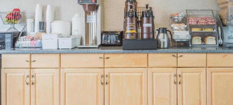 速韦瑟布鲁克速8酒店(Super 8 by Wyndham Old Saybrook)图片