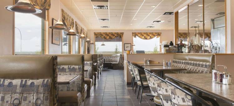 德雷顿瓦利速8酒店(Super 8 by Wyndham Drayton Valley)图片