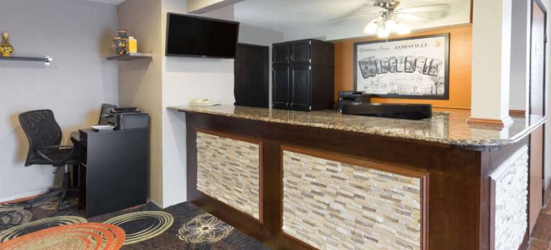 简斯维尔速8酒店(Super 8 by Wyndham Janesville)图片