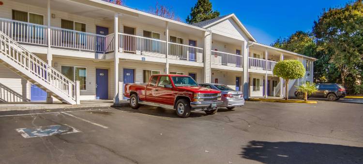 205波特兰6号购物汽车旅馆(Motel 6 Portland, or  Mall 205)图片