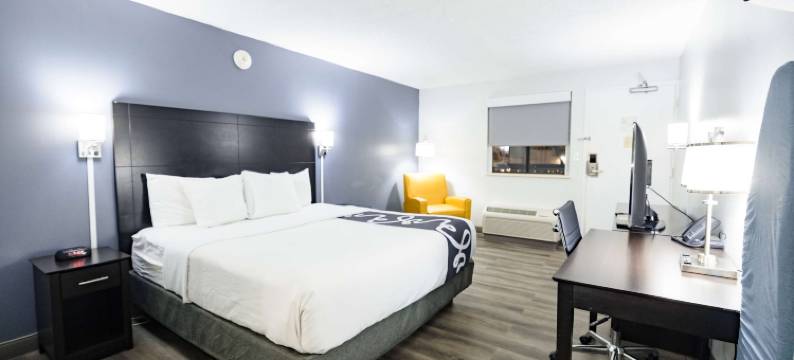 坦帕拉昆塔温德姆酒店-近布希花园(La Quinta Inn by Wyndham Tampa Near Busch Gardens)图片