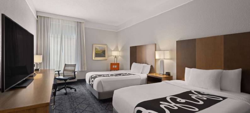 温德姆瓦提基水上乐园拉昆塔温德姆酒店套房(La Quinta Inn and Suites by Wyndham at WaTiki Waterpark)图片