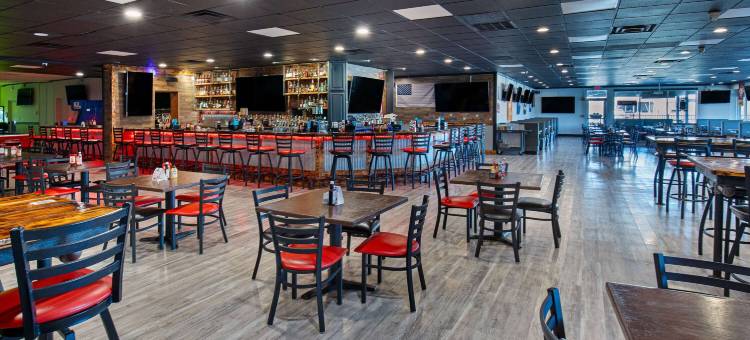 博林格林温德姆华美达酒店(Ramada by Wyndham Bowling Green)图片