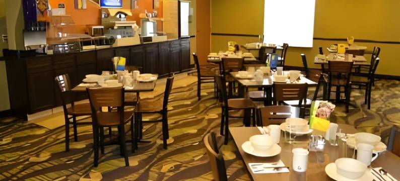 智选假日套房酒店诺斯伍德(Holiday Inn Express & Suites NORTHWOOD by IHG)图片