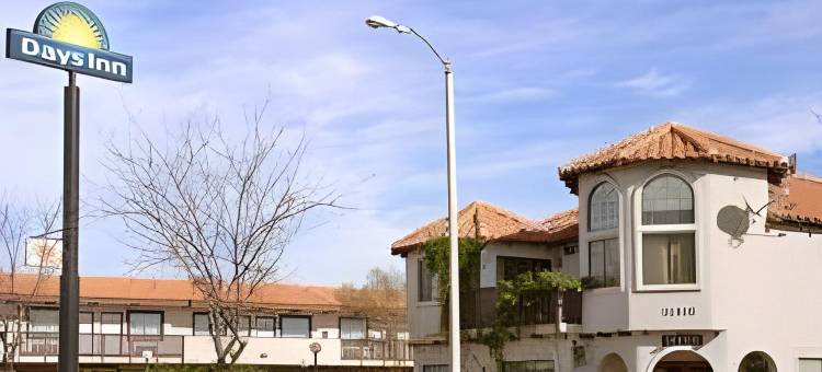 卡斯泰克六旗魔术山戴斯酒店(Days Inn by Wyndham Castaic Six Flags Magic Mountain)图片