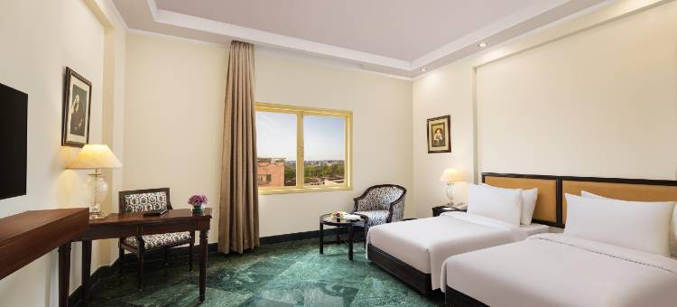 V Sarovar Portico MI Road Jaipur图片