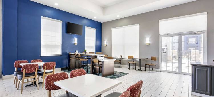 贝斯特韦斯特拉伯克西套房酒店(Best Western Lubbock West Inn  Suites)图片