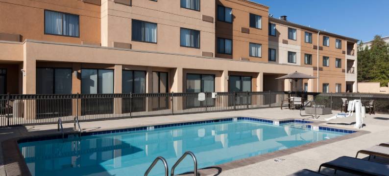 伯明翰特拉斯维尔万豪万怡酒店(Courtyard Birmingham Trussville)图片