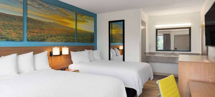 温德姆戴斯酒店及套房-印第安纳波利斯机场东(Days Inn & Suites by Wyndham Indianapolis Airport East)图片