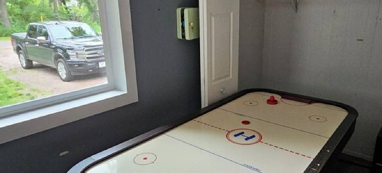 3 BdrHomew/HotTub+FREE Firewood,sleeps10inMauston,closeto WI Dells/Attractions图片