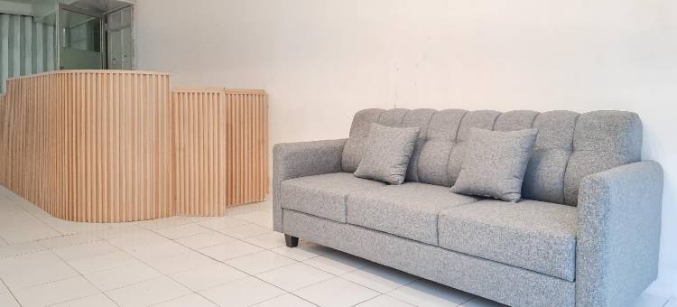 RedDoorz at Grand Mirza Near Pasar Grosir Batik Setono Pekalongan图片