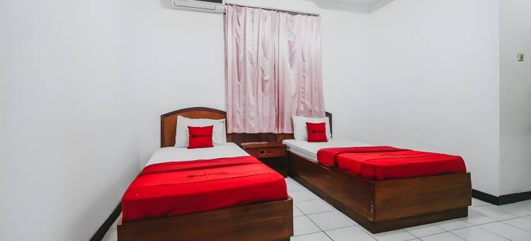 RedDoorz Plus at Neo Asri Hotel Megamendung Puncak Bogor图片