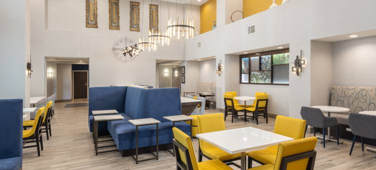 曼特卡欢朋套房酒店(Hampton Inn & Suites Manteca)图片
