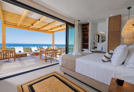 Deos Luxury Suites Hotel Overview