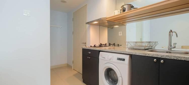 现代宽敞的大卡玛拉湖公寓工作室(Modern and Spacious Studio Grand Kamala Lagoon Apartment)图片