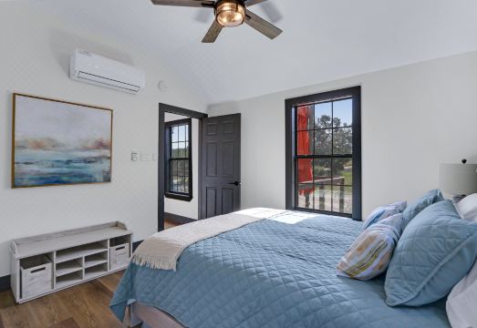 Luxury Cabin with Stunning Hill Country Views - Exquisite Retreat Hotel Overview