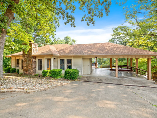 Direct Lake Access and Private Dock - Spacious and Exquisite Retreat