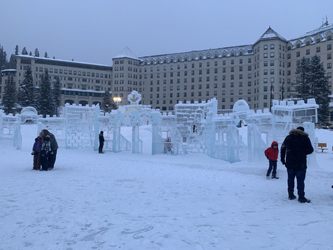 Top Floor Condo - 2Br & AC with Mountain Views