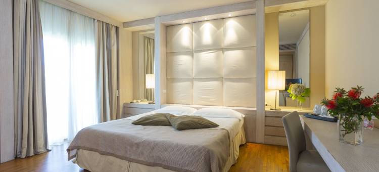 TH 蒂勒尼亚 - 绿色公园美居度假村(TH Tirrenia - Green Park Resort)图片