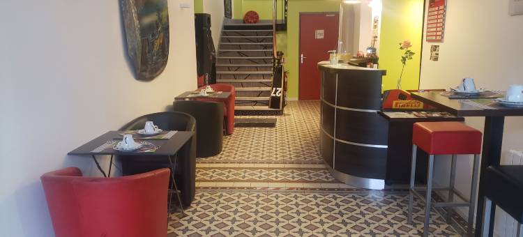 恩佐酒店 孔特雷克塞维尔(Enzo Hotels Contrexeville by Kyriad Direct)图片