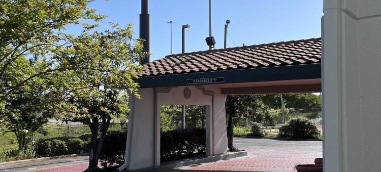 塔斯卡卢萨拉昆塔套房酒店(Travelodge by Wyndham Tuscaloosa)图片