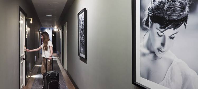 维多利亚女王宫殿4号体验酒店(One Shot Reina Victoria)图片