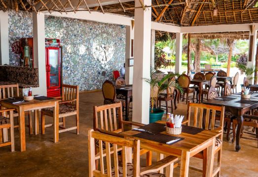 Smiles Beach Hotel Hotel Overview