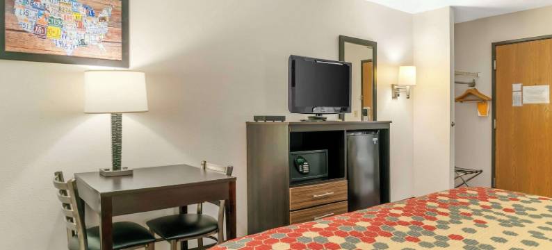 特拉弗斯城伊克诺旅馆(Econo Lodge Traverse City South)图片