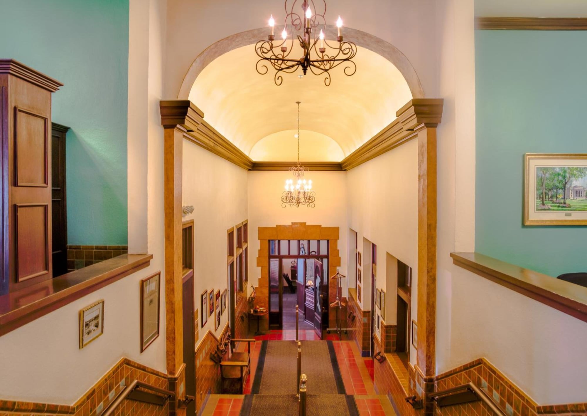 Hassayampa Inn Over view