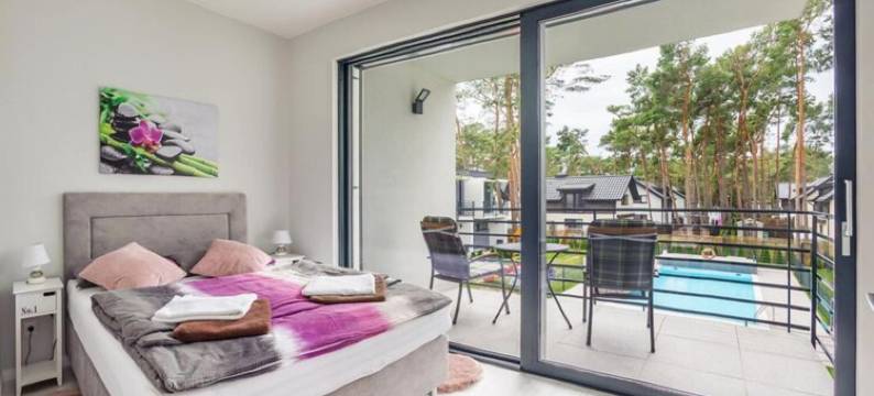 带花园和泳池的两层度假屋(2-Story Holiday Home with a Garden and a Pool)图片