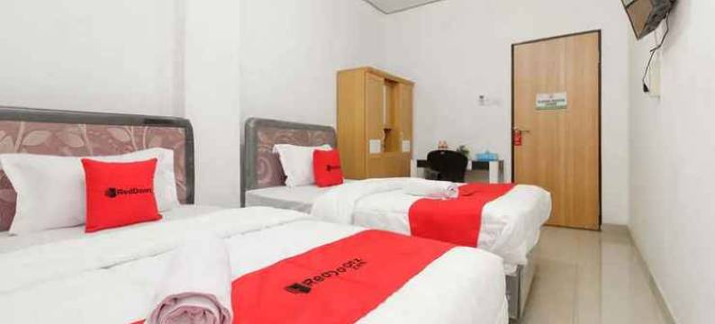 瑞德多兹酒店 - 附 RSU 苏阿卡印山(RedDoorz Syariah Near Rsu Suaka Insan Banjarmasin)图片